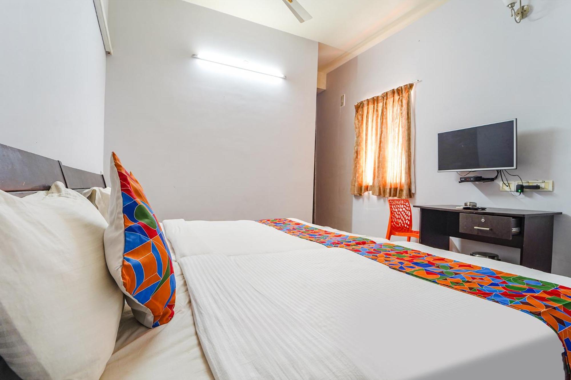 Fabexpress Its South East Residency Hotell Siruseri Exteriör bild
