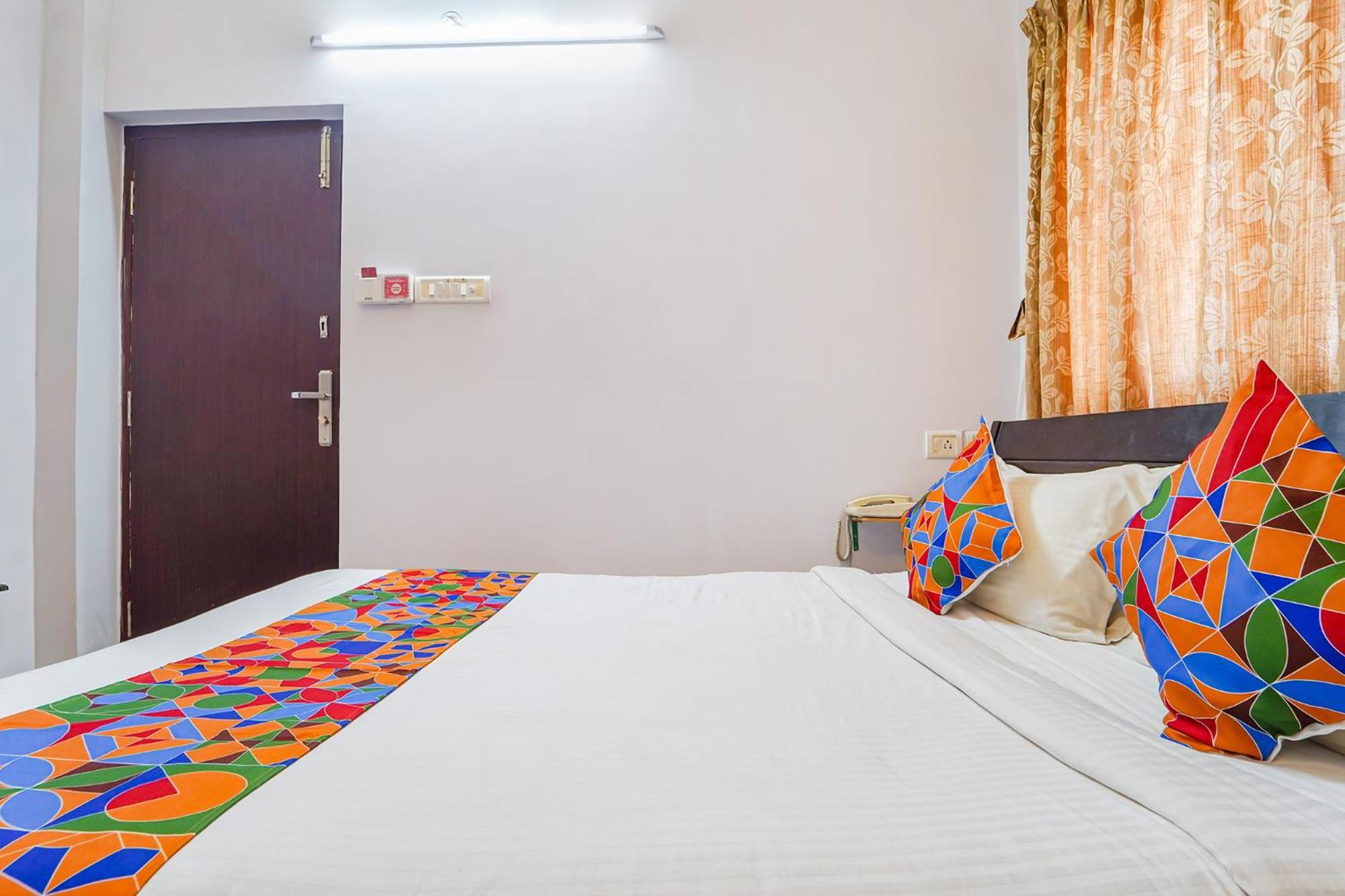 Fabexpress Its South East Residency Hotell Siruseri Exteriör bild